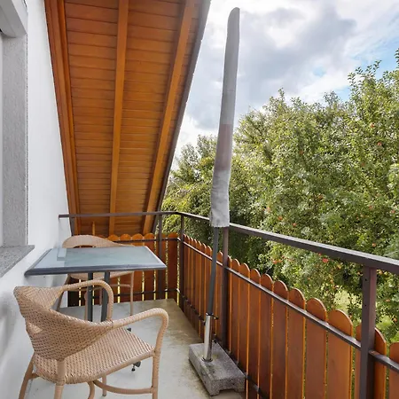 Apartmenthaus Schoene Aussicht Apartman