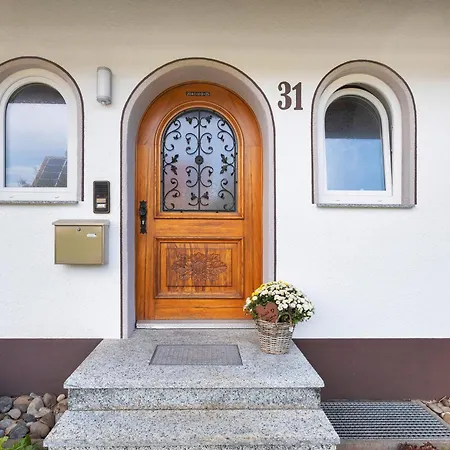 Apartmenthaus Schoene Aussicht Apartman Bräunlingen